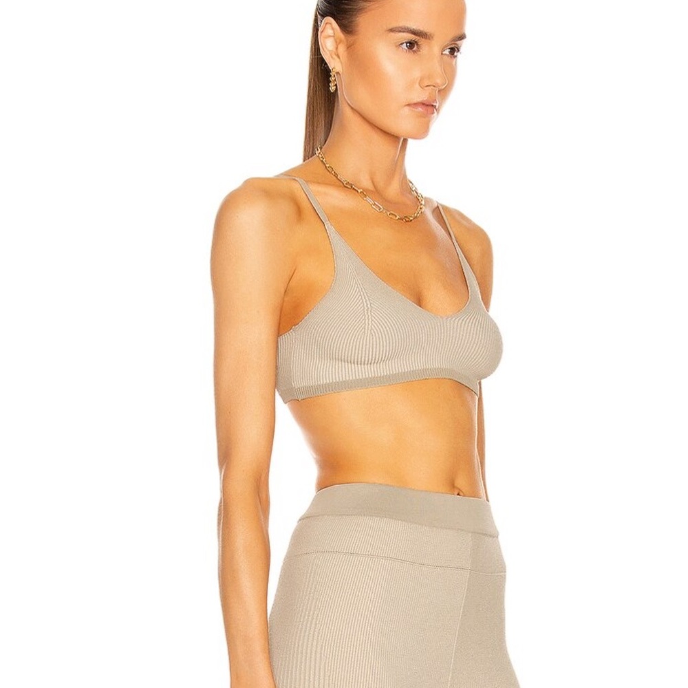 NWOT Jacquemus
Beige La Montagne 'Le Bandeau’ top